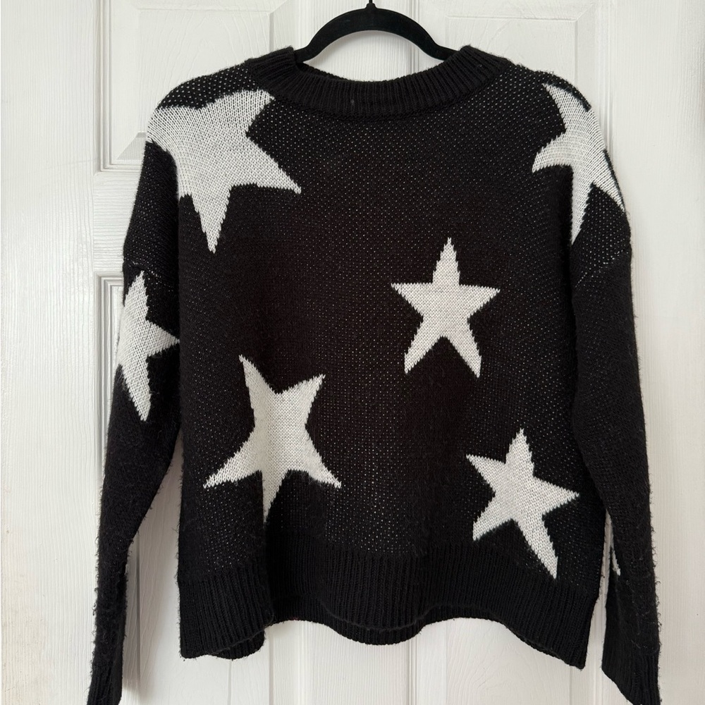Black and White Star Pattern Crew Neck Sweater